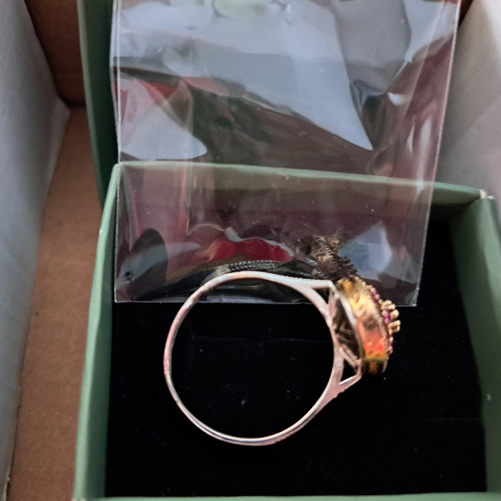 Ring - Picture 2 of 4